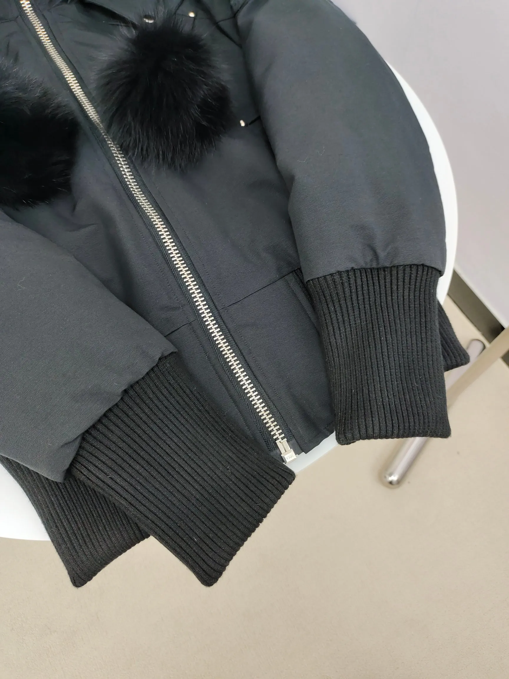 （ ） 03 Moose Knuckles ， ins 、 、 。 ， ， ！ ， ， ， Sizes: XS XL